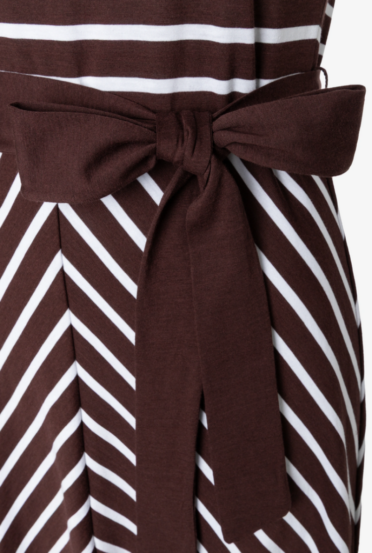 Kleed halflang gestreept bruin wit 2286 jersey stripe cool chocolat