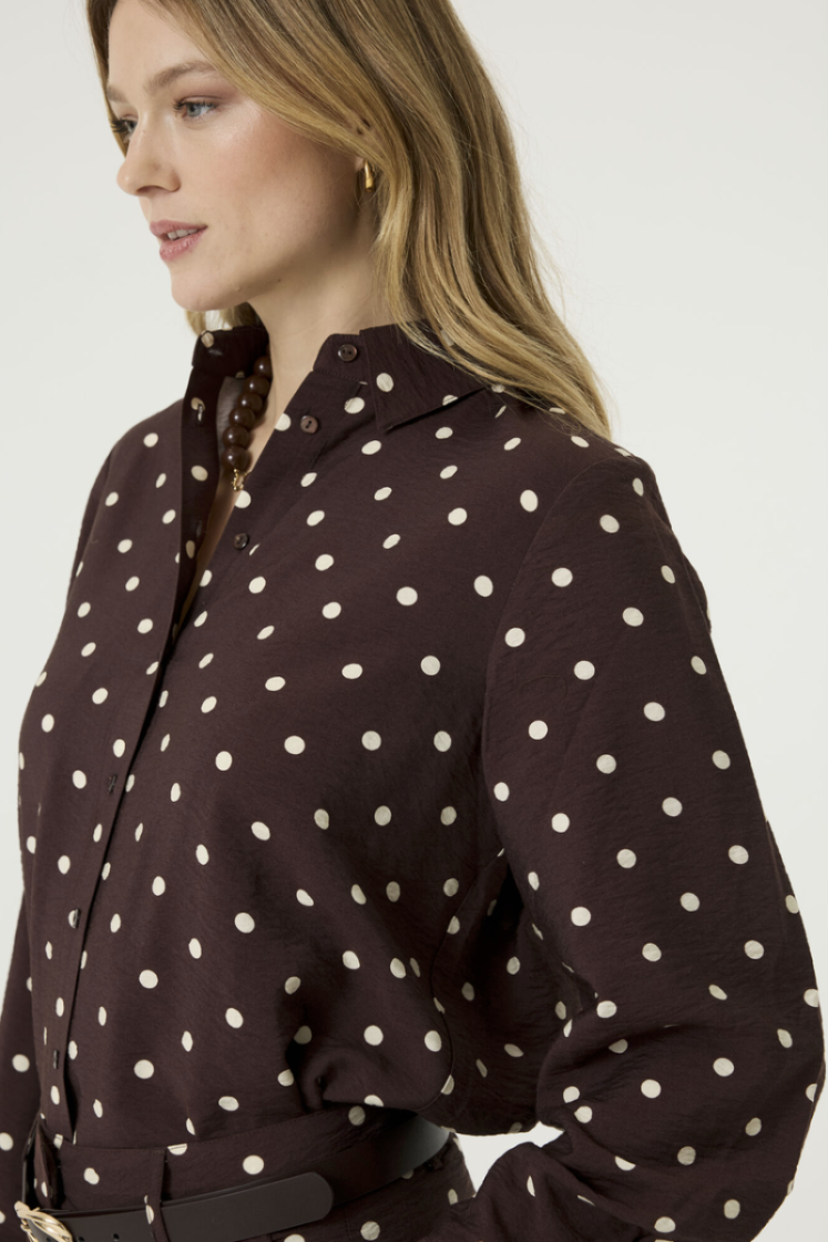 Hemd lm donkerbruin met witte bollen 4478-hazel bloom