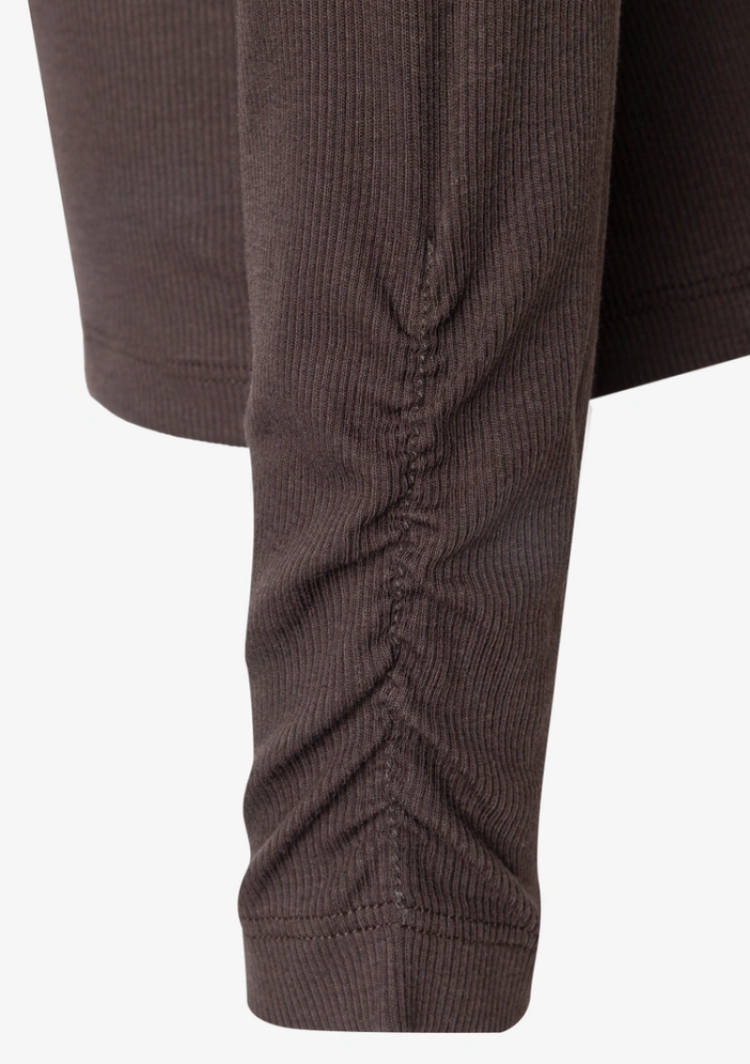 T-shirt lm ribbels frul aan hals en frons aan pols 0279 espresso b