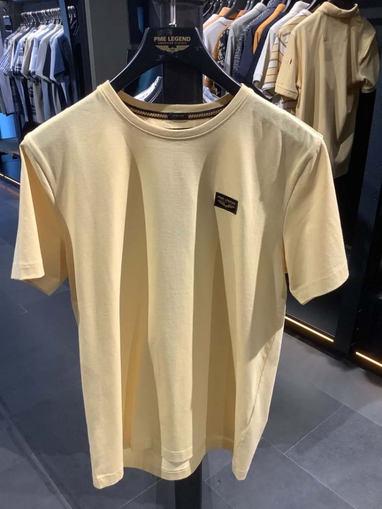 T-shirt basic klein logo op borst 1101 Sahara Sun